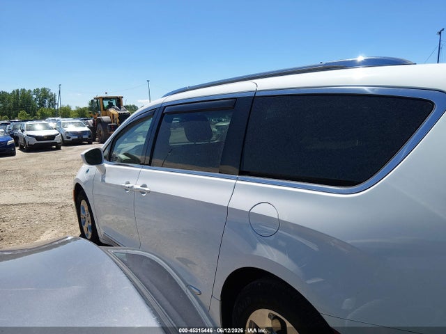 Продаж на аукціоні авто 2020 Chrysler Pacifica Hybrid Touring L, vin: 2C4RC1L79LR199444, номер лоту: 45315446