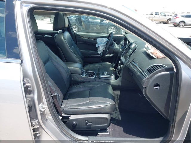 45315544 :رقم المزاد ، 2C3CCAEG8GH342970 vin ، 2016 Chrysler 300c مزاد بيع