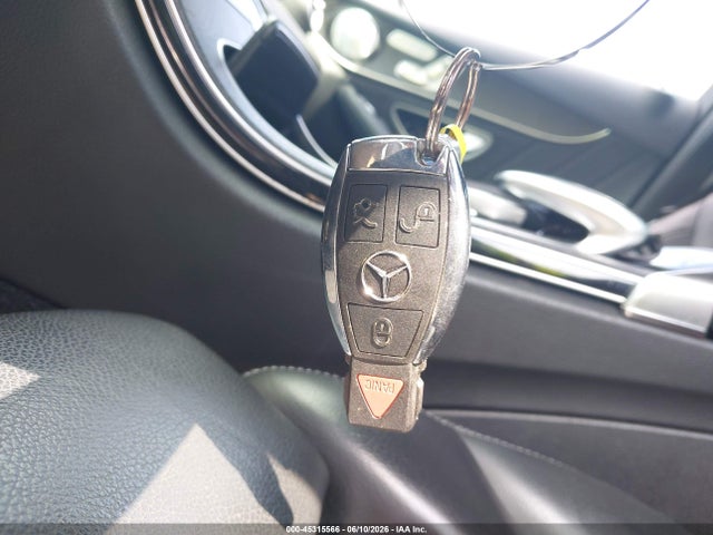 45315566 :رقم المزاد ، 55SWF6EB8HU213893 vin ، 2017 Mercedes-benz Amg C 43 4matic مزاد بيع