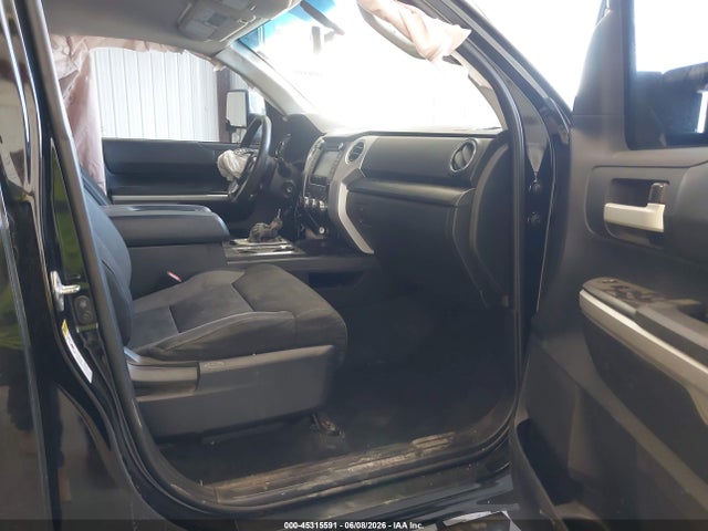 5TFDW5F13GX498144 Toyota Tundra Sr5 5.7l V8