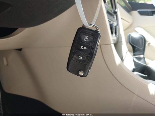 Aukcja sprzedaży 2017 Volkswagen Passat 1.8t R-line, vin: 1VWDT7A32HC049377, numer aukcji: 45315766