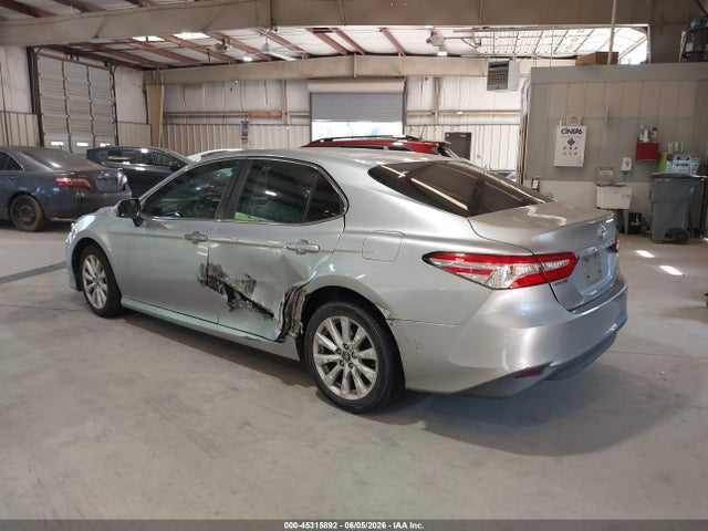 Auction sale of the 2018 Toyota Camry Le, vin: 4T1B11HK5JU590297, lot number: 45315892