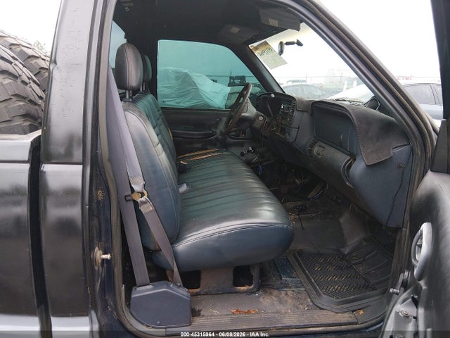 Продажа на аукционе авто 1998 Chevrolet C/k 1500 Work Fleetside W/t, vin: 1GCEC14W1WZ165125, номер лота: 45315964