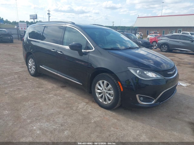 Продаж на аукціоні авто 2017 Chrysler Pacifica Touring-l, vin: 2C4RC1BG7HR702333, номер лоту: 45316063