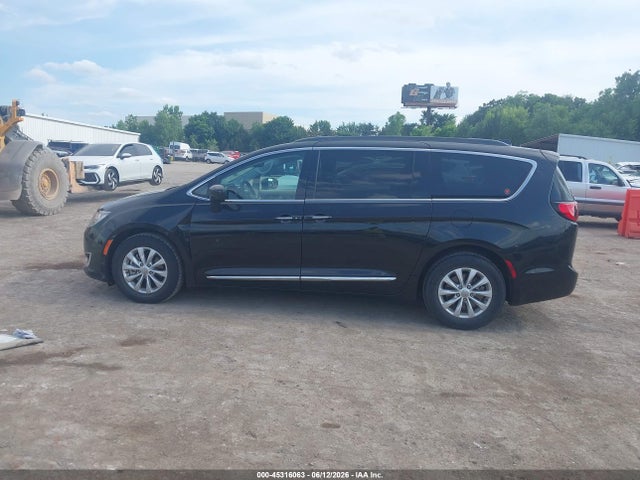 45316063 :رقم المزاد ، 2C4RC1BG7HR702333 vin ، 2017 Chrysler Pacifica Touring-l مزاد بيع