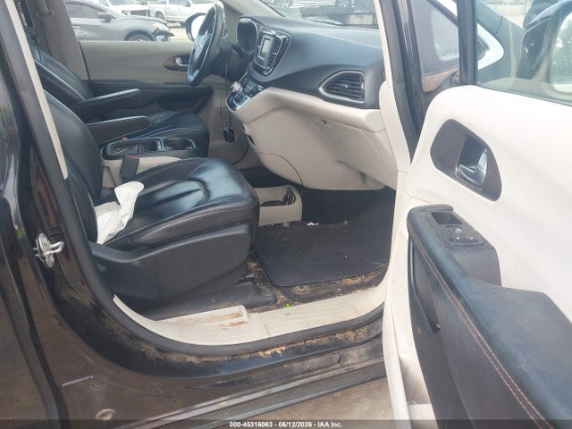 45316063 :رقم المزاد ، 2C4RC1BG7HR702333 vin ، 2017 Chrysler Pacifica Touring-l مزاد بيع