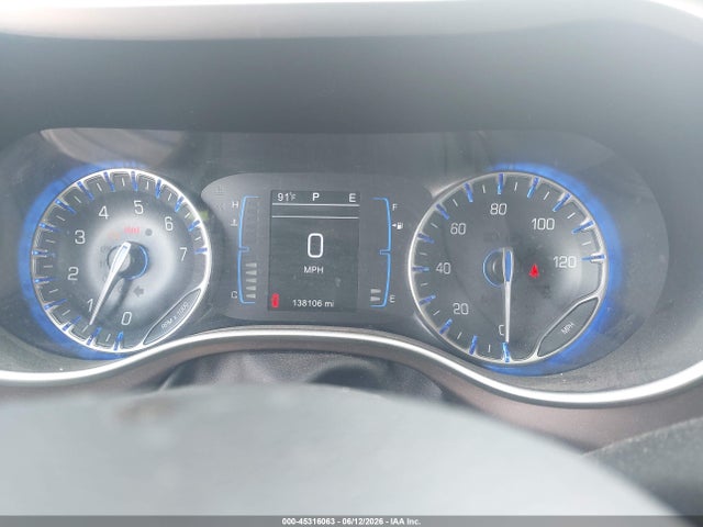 45316063 :رقم المزاد ، 2C4RC1BG7HR702333 vin ، 2017 Chrysler Pacifica Touring-l مزاد بيع