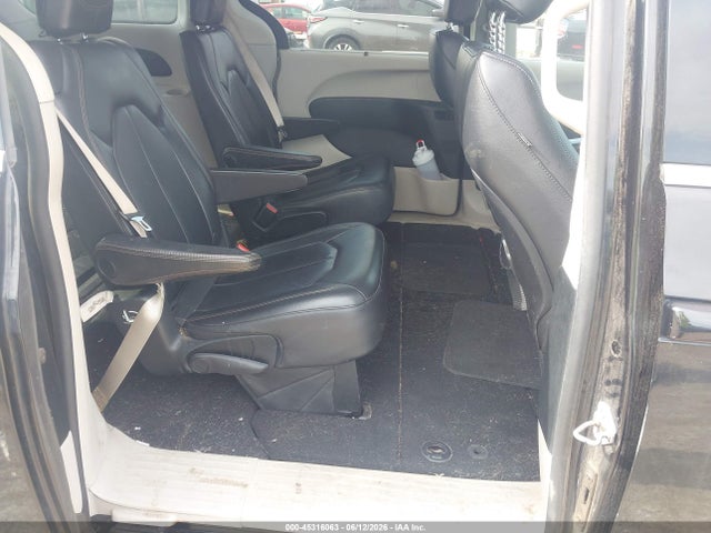 45316063 :رقم المزاد ، 2C4RC1BG7HR702333 vin ، 2017 Chrysler Pacifica Touring-l مزاد بيع
