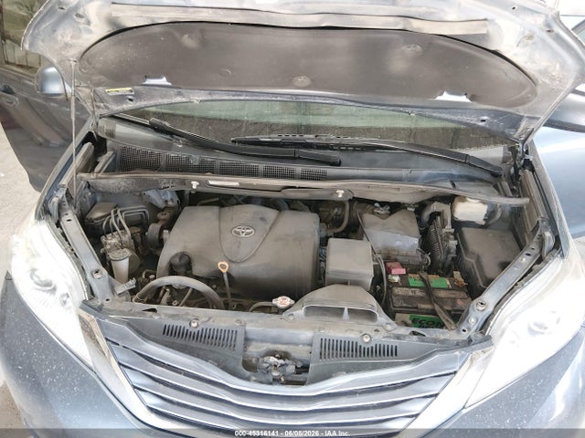 5TDKZ3DC1HS814493 Toyota Sienna Le 8 Passenger