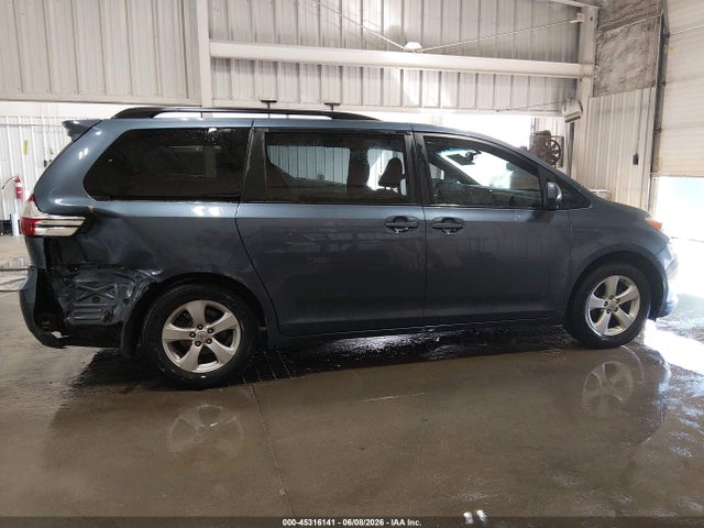 5TDKZ3DC1HS814493 Toyota Sienna Le 8 Passenger