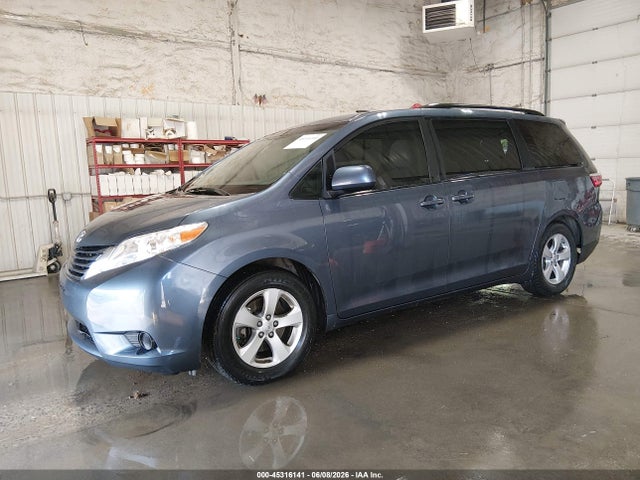 5TDKZ3DC1HS814493 Toyota Sienna Le 8 Passenger