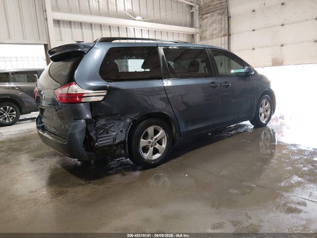 5TDKZ3DC1HS814493 Toyota Sienna Le 8 Passenger