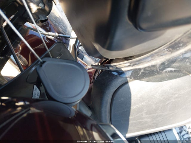 Harley-Davidson FLTRU 2018 1HD1KGD1XJB621471 Image 11