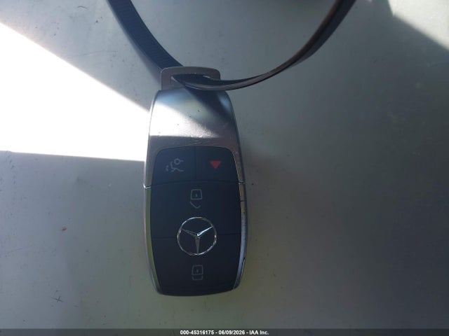 Aukcja sprzedaży 2020 Mercedes-benz C 300 4matic, vin: W1KWF8EBXLR583538, numer aukcji: 45316175