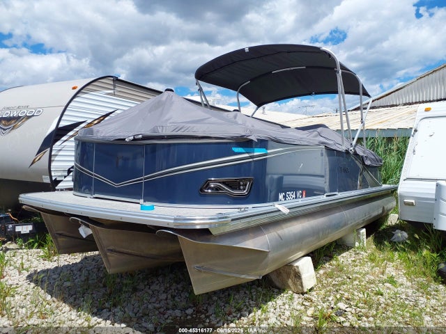 Tahoe Pontoon 2025 DVN70061B525 Image 2