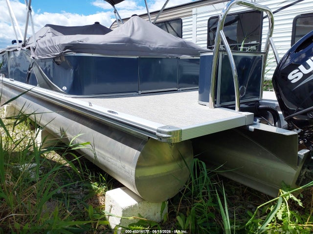 Tahoe Pontoon 2025 DVN70061B525 Image 3