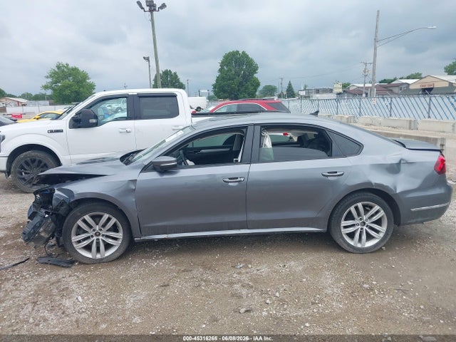 Продаж на аукціоні авто 2019 Volkswagen Passat 2.0t Wolfsburg Edition, vin: 1VWLA7A34KC003736, номер лоту: 45316266
