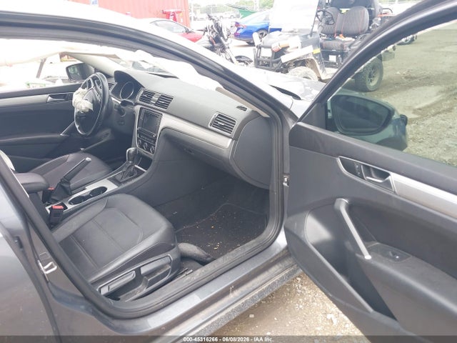 Продаж на аукціоні авто 2019 Volkswagen Passat 2.0t Wolfsburg Edition, vin: 1VWLA7A34KC003736, номер лоту: 45316266