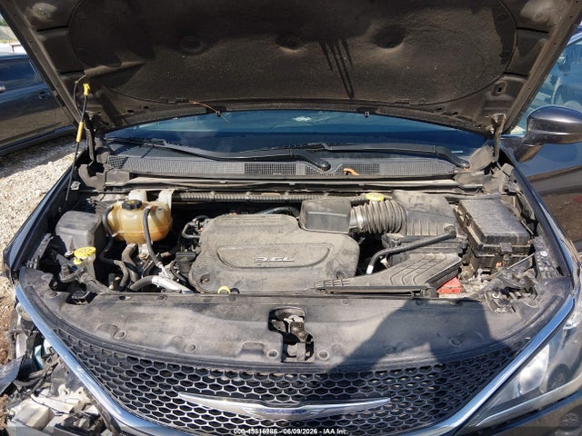 Продаж на аукціоні авто 2018 Chrysler Pacifica Touring L, vin: 2C4RC1BG8JR217222, номер лоту: 45316286