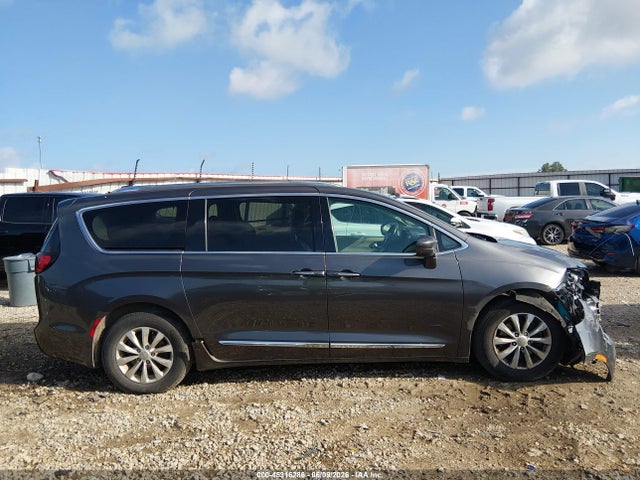 Продаж на аукціоні авто 2018 Chrysler Pacifica Touring L, vin: 2C4RC1BG8JR217222, номер лоту: 45316286