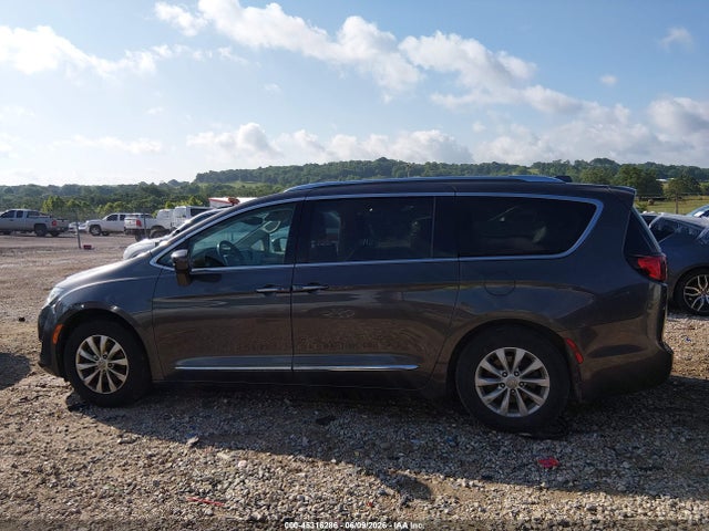Продаж на аукціоні авто 2018 Chrysler Pacifica Touring L, vin: 2C4RC1BG8JR217222, номер лоту: 45316286
