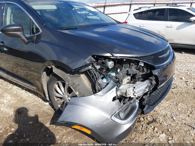 Продаж на аукціоні авто 2018 Chrysler Pacifica Touring L, vin: 2C4RC1BG8JR217222, номер лоту: 45316286
