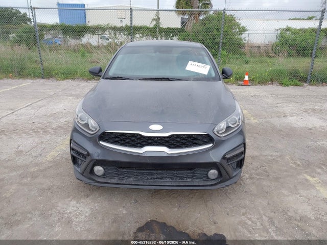 45316292 :رقم المزاد ، 3KPF24AD7ME334939 vin ، 2021 Kia Forte Lxs مزاد بيع