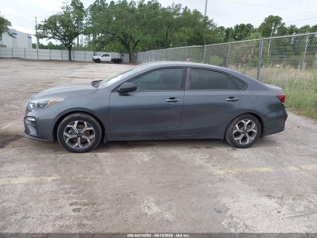 45316292 :رقم المزاد ، 3KPF24AD7ME334939 vin ، 2021 Kia Forte Lxs مزاد بيع