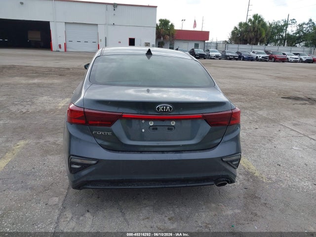 45316292 :رقم المزاد ، 3KPF24AD7ME334939 vin ، 2021 Kia Forte Lxs مزاد بيع