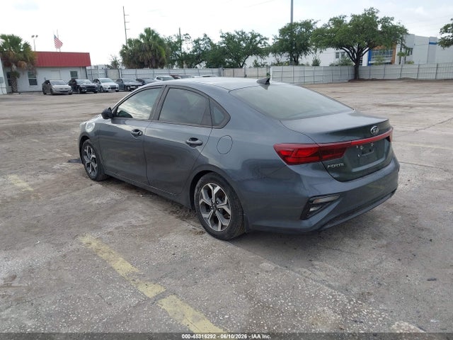 45316292 :رقم المزاد ، 3KPF24AD7ME334939 vin ، 2021 Kia Forte Lxs مزاد بيع
