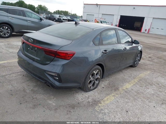 45316292 :رقم المزاد ، 3KPF24AD7ME334939 vin ، 2021 Kia Forte Lxs مزاد بيع