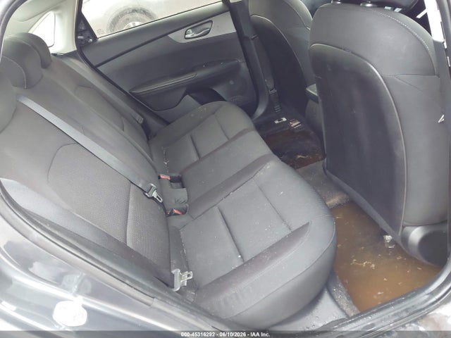 45316292 :رقم المزاد ، 3KPF24AD7ME334939 vin ، 2021 Kia Forte Lxs مزاد بيع