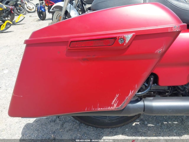 Harley-Davidson FLHXS 2019 1HD1KRP15KB667881 Image 16