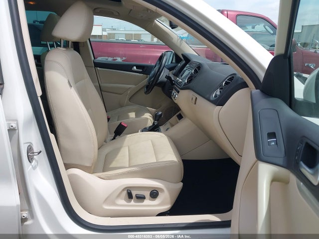2013 Volkswagen Tiguan Sel მანქანა იყიდება აუქციონზე, vin: WVGAV3AX1DW566427, აუქციონის ნომერი: 45316353