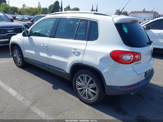 45316448 :رقم المزاد ، WVGAV7AX0BW505462 vin ، 2011 Volkswagen Tiguan Sel مزاد بيع