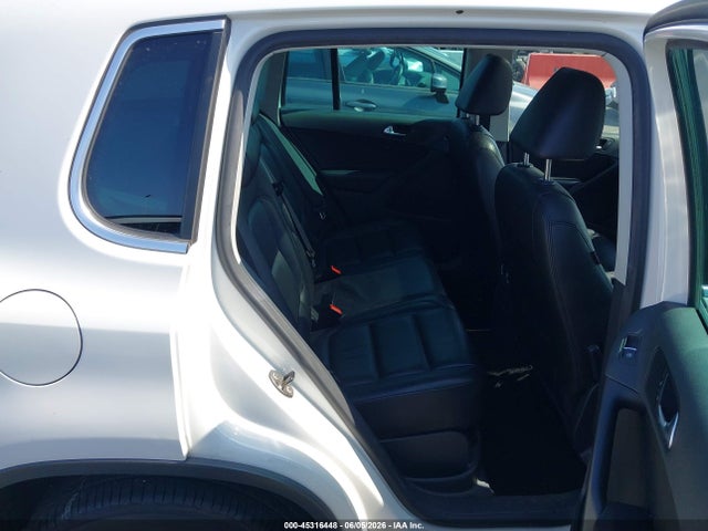 45316448 :رقم المزاد ، WVGAV7AX0BW505462 vin ، 2011 Volkswagen Tiguan Sel مزاد بيع