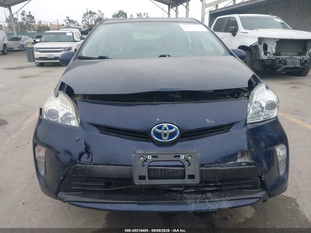JTDKN3DU4F0438599 Toyota Prius Three