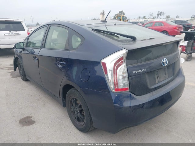 JTDKN3DU4F0438599 Toyota Prius Three