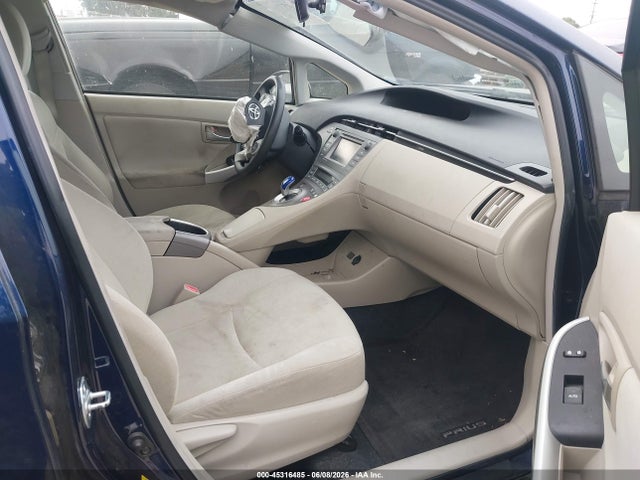 JTDKN3DU4F0438599 Toyota Prius Three