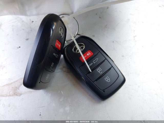 5YFB4MDE1TP462782 Toyota COROLLA LE