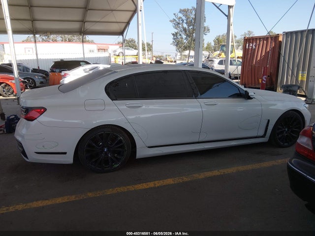 BMW 750i Xdrive 2021 WBA7U2C02MCG00078 Image 14