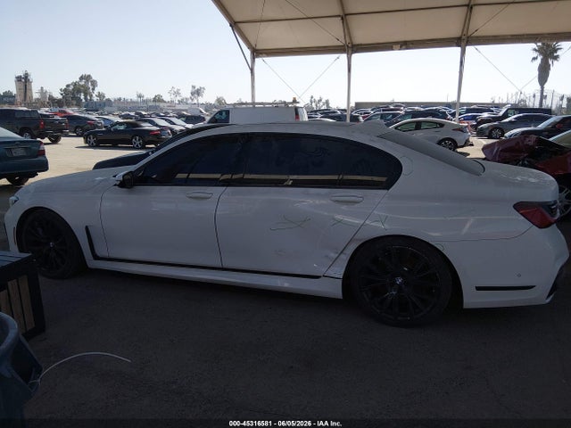BMW 750i Xdrive 2021 WBA7U2C02MCG00078 Image 15
