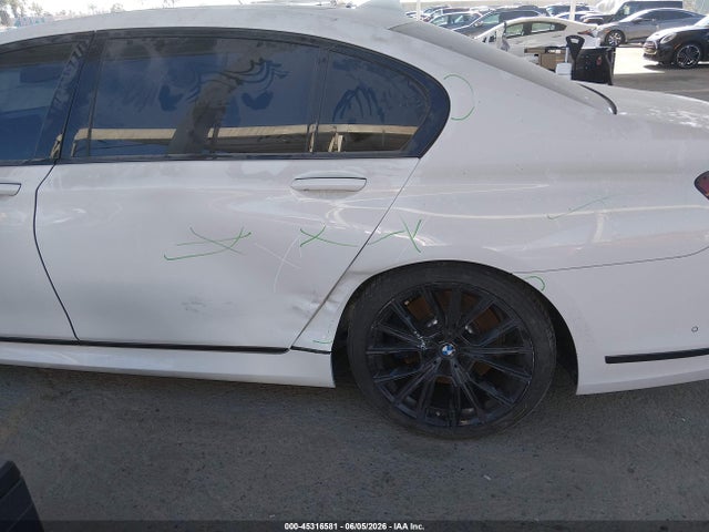 BMW 750i Xdrive 2021 WBA7U2C02MCG00078 Image 6