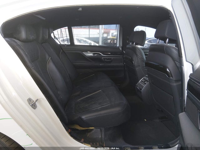 BMW 750i Xdrive 2021 WBA7U2C02MCG00078 Image 8