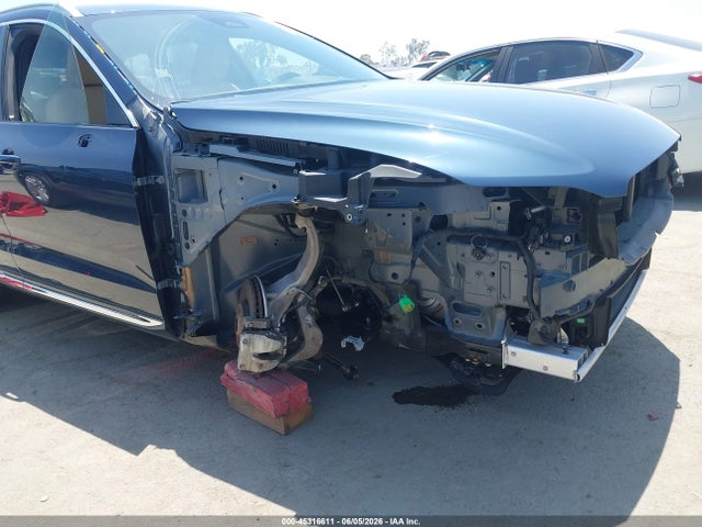 Volvo Xc60 B5 Ultimate Bright Theme 2023 YV4L12DA9P1363908 Image 6