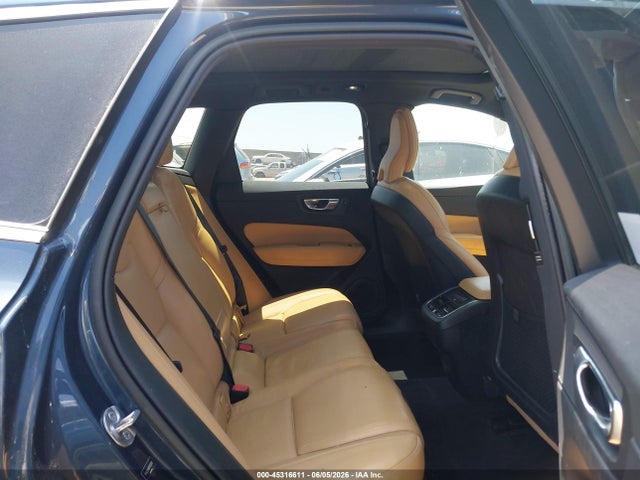 Volvo Xc60 B5 Ultimate Bright Theme 2023 YV4L12DA9P1363908 Image 8