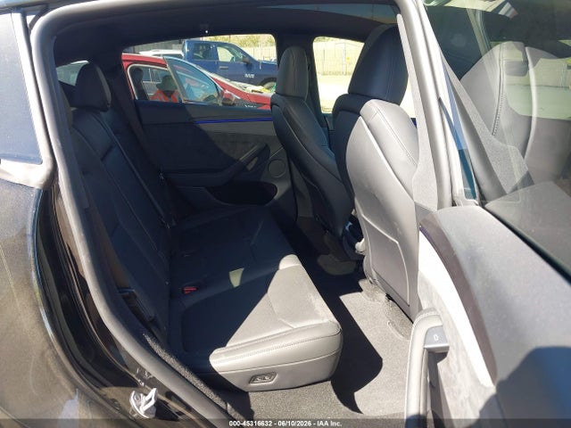 7SAYGDEE6TF577005 Tesla Model Y All-wheel Drive/long Range Launch Series/premium All-wheel Drive
