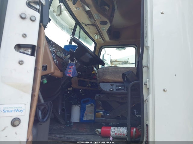 45316633 :رقم المزاد ، 5KJJBHDR1KLKL9647 vin ، 2019 Western Star 5700 Xe Set Back Axle W/sleeper مزاد بيع