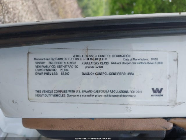 45316633 :رقم المزاد ، 5KJJBHDR1KLKL9647 vin ، 2019 Western Star 5700 Xe Set Back Axle W/sleeper مزاد بيع