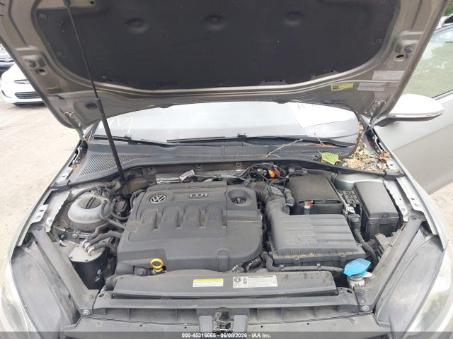 2015 Volkswagen Golf Tdi Se 4-door მანქანა იყიდება აუქციონზე, vin: 3VW2A7AUXFM032926, აუქციონის ნომერი: 45316665